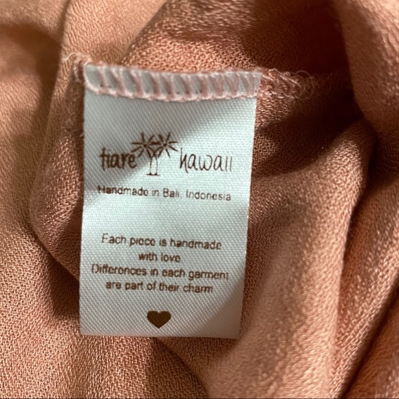 Tiare Hawaii Atlantis Lace Trim Blouse - Picture 10 of 12